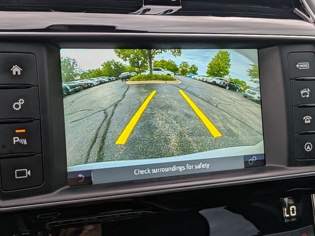 Used 2018 White Jaguar 25t R-Sport image 20