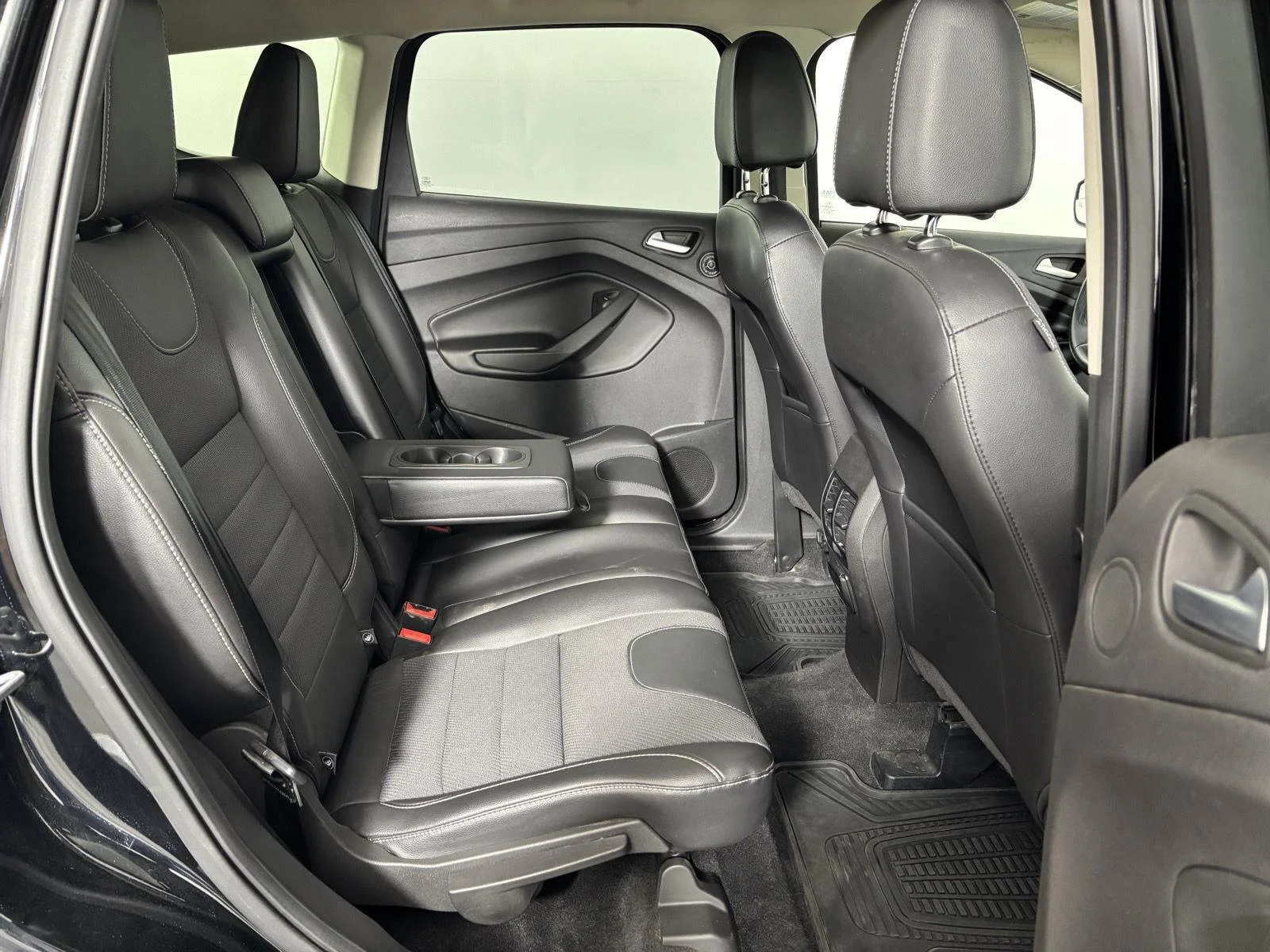 Used 2016 Shadow Black Ford SE image 18