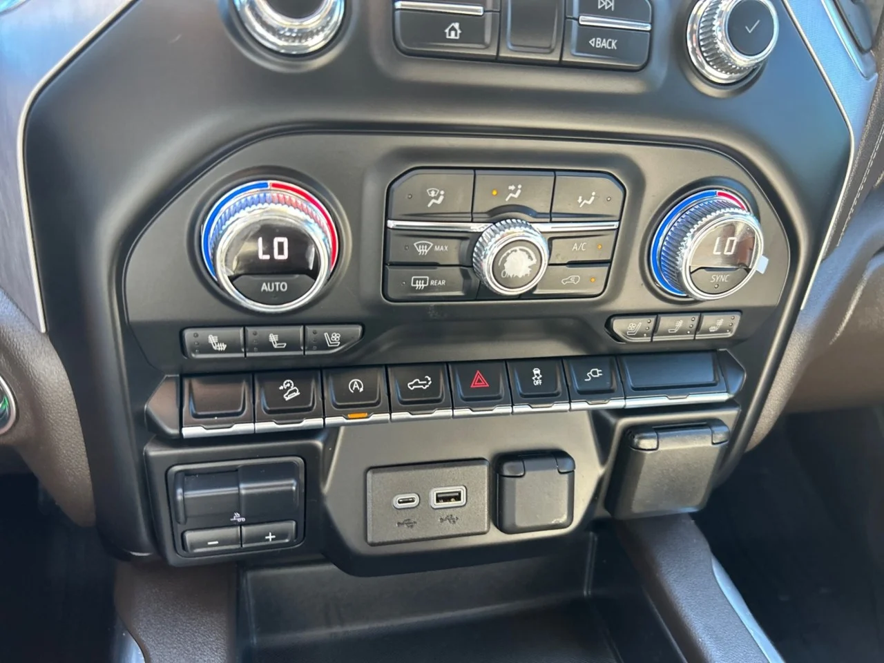 Used 2020 WHITE FROST TRICOAT GMC SLT image 13