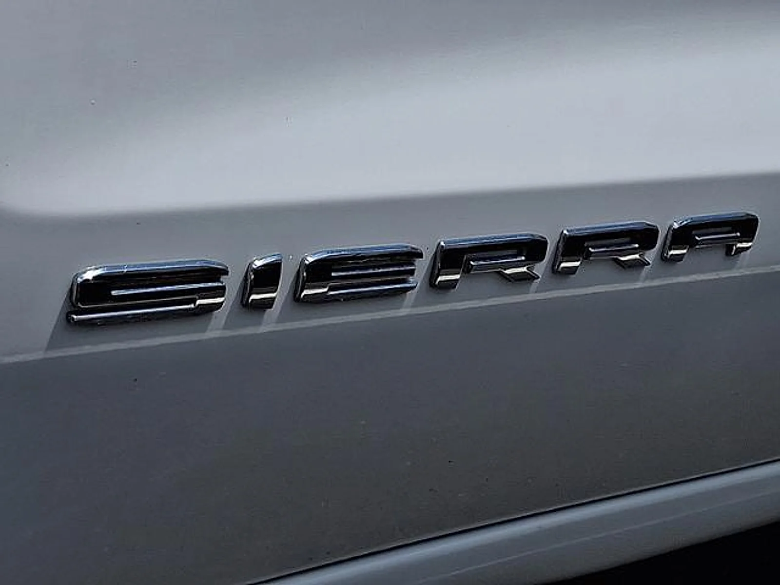 Used 2026 Summit White GMC SLT image 31