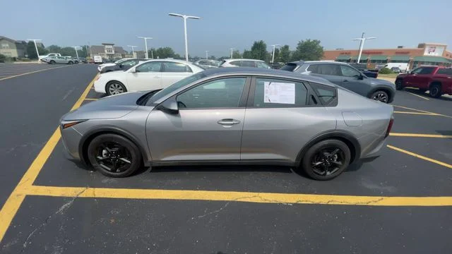 2025 Kia K4 LXS - Photo 7