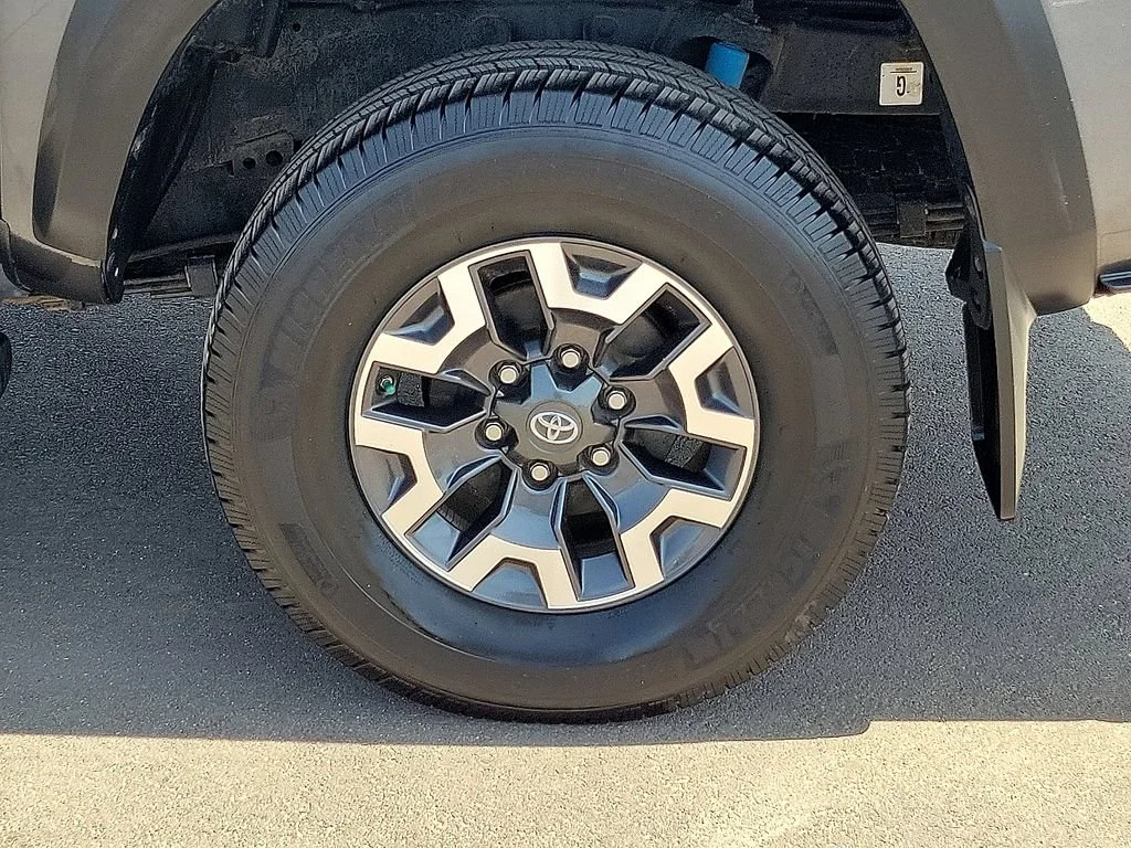 Used 2018 Gray Toyota SR image 10