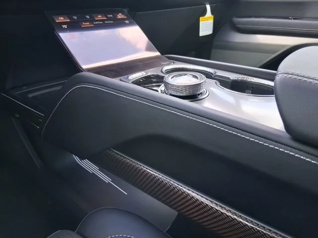 2026 Cadillac VISTIQ Sport - Photo 17