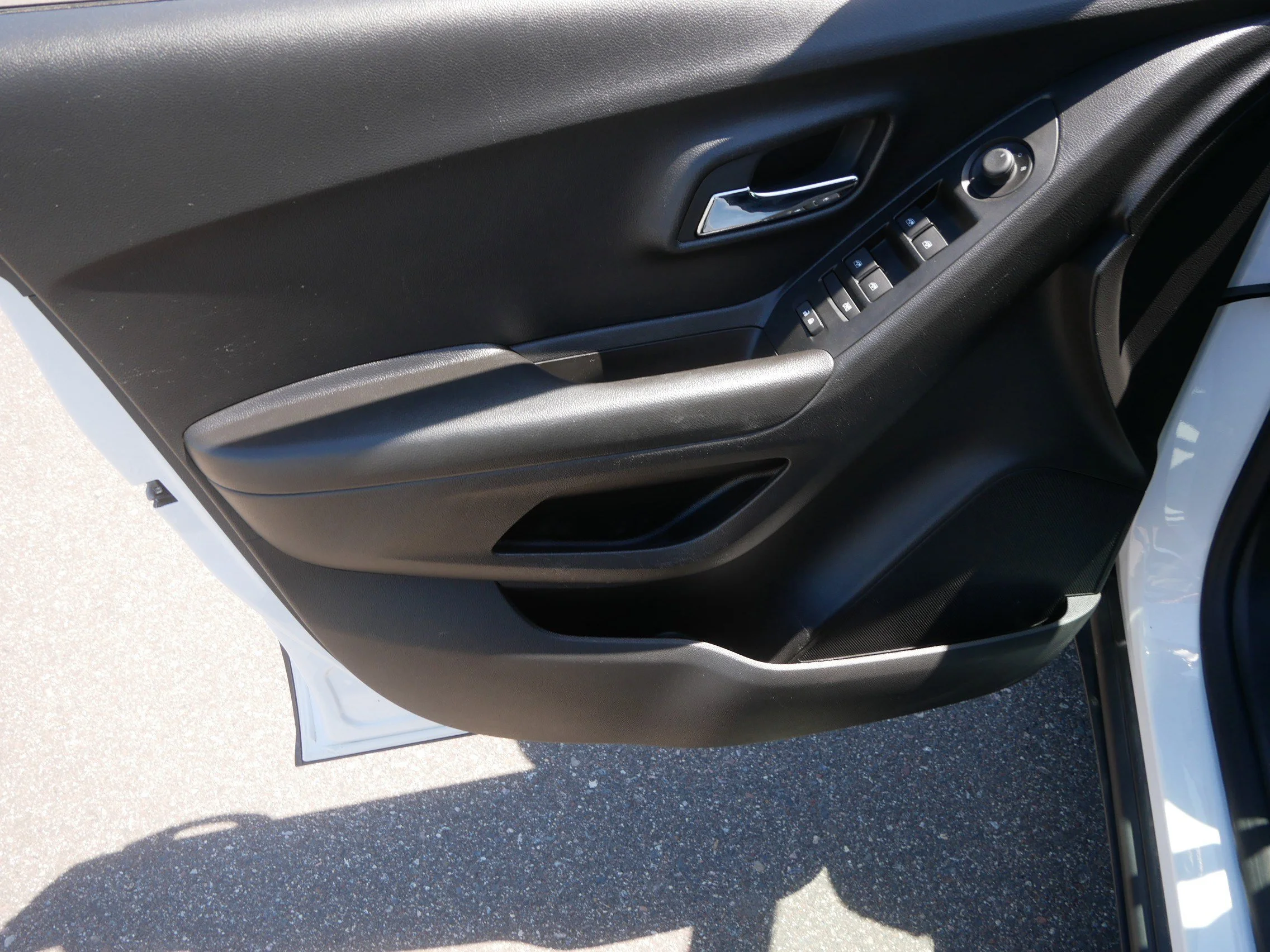 Used 2022 Summit White Chevrolet LT image 20