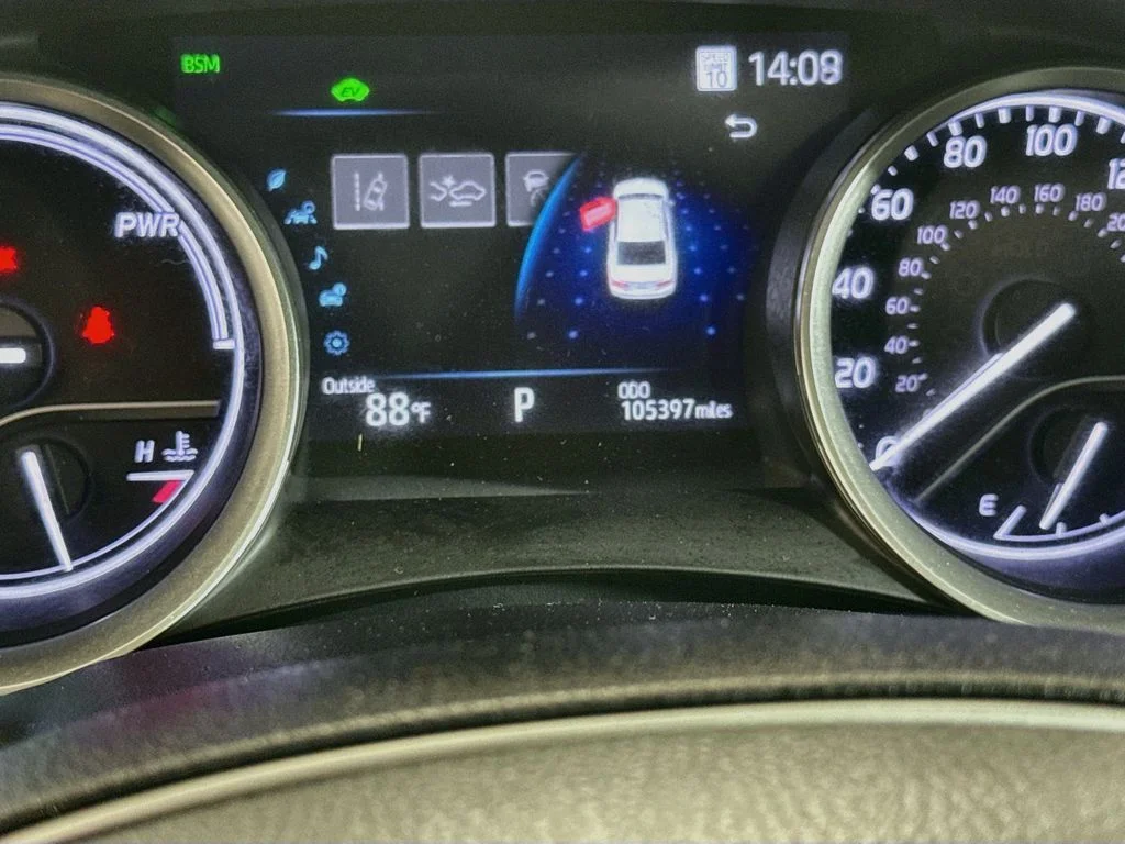 Used 2022 Ruby Flare Pearl Toyota Hybrid XLE image 13