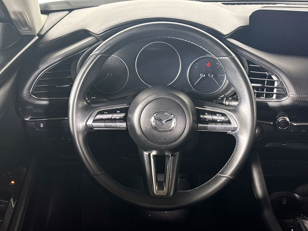Used 2021 White Mazda Preferred image 13