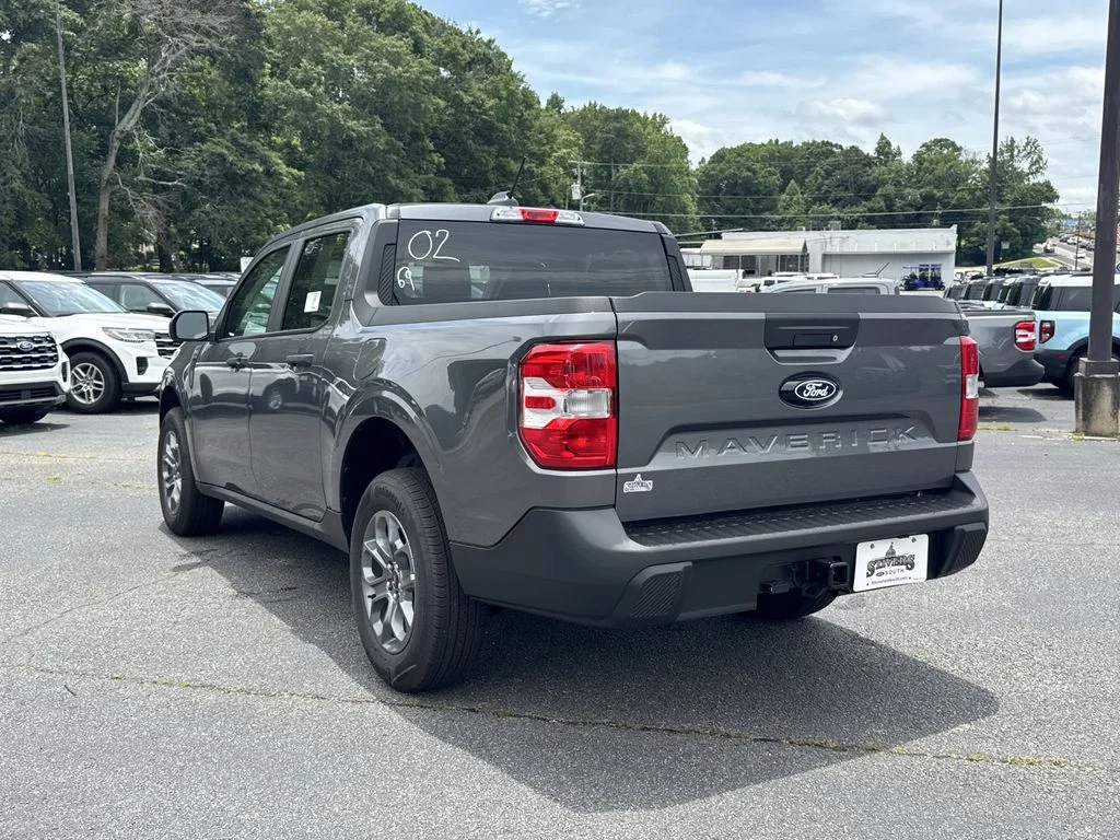 New 2026 Carbonized Gray Metallic Ford XLT image 5
