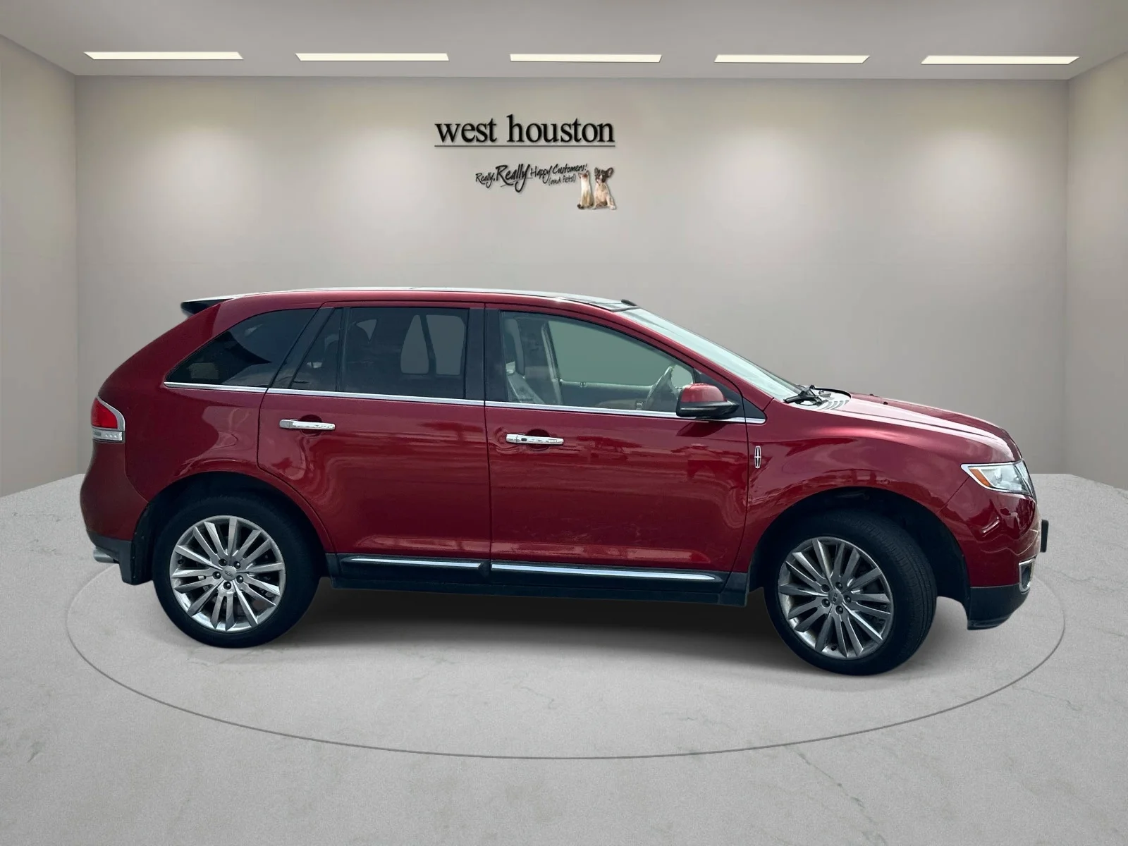Used 2013 Red LINCOLN FWD 4dr image 5