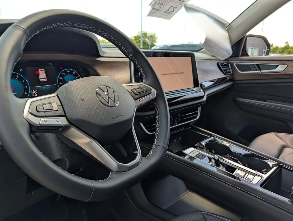 New 2026 Black Volkswagen 2.0T SE w/Technology image 18