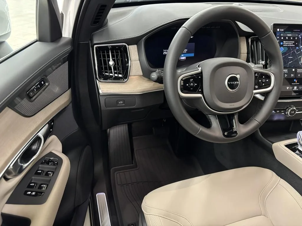2026 Volvo XC90 Plus - Photo 10