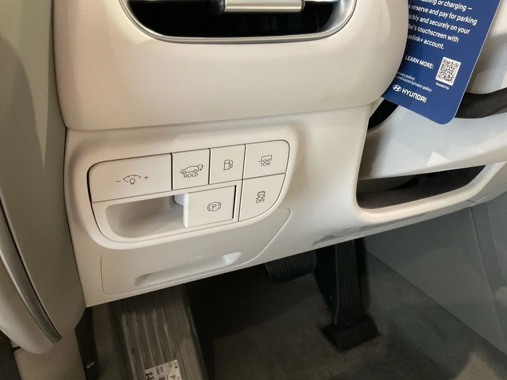 New 2026 White Hyundai SEL image 12