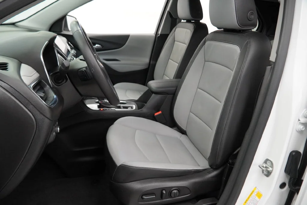 Used 2018 Beige Chevrolet Premier image 3