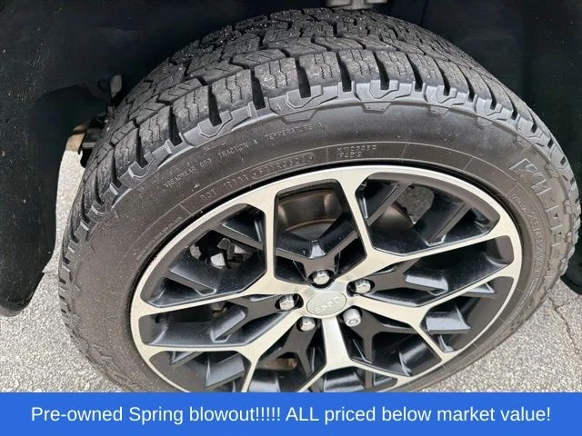Used 2022 Black Jeep Summit image 18