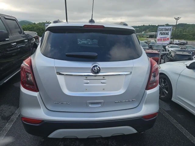 Used 2018 Silver Buick Preferred image 3