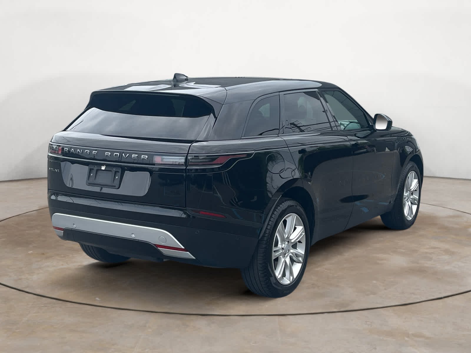 Certified Used 2026 Santorini Black Metallic Land Rover S image 5