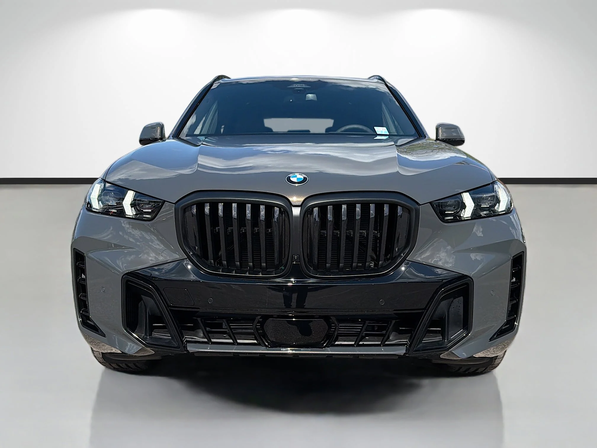 New 2026 Dravit Grey Metallic BMW xDrive40i image 8