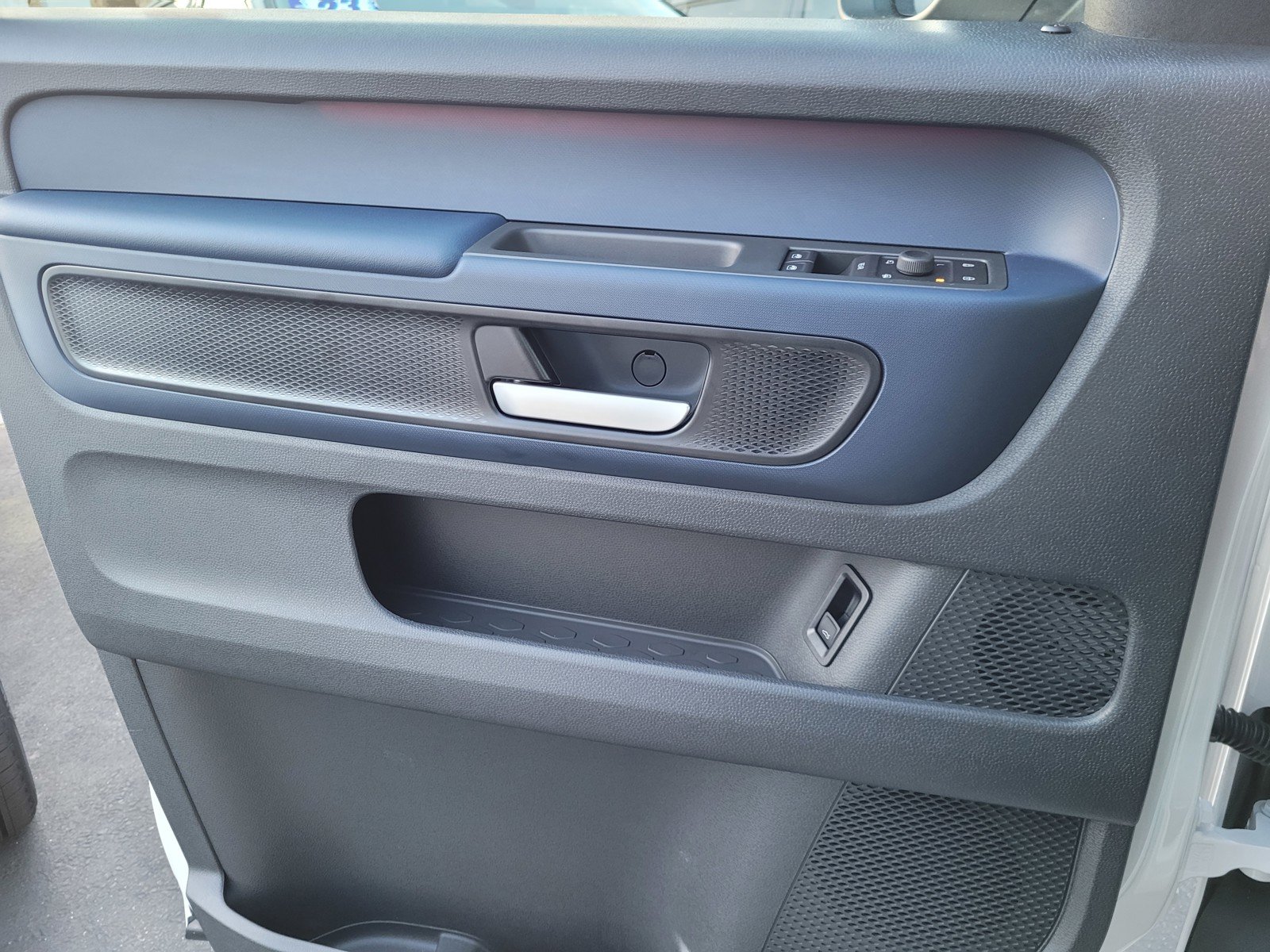 2025 Volkswagen ID. Buzz PRO S - Photo 10