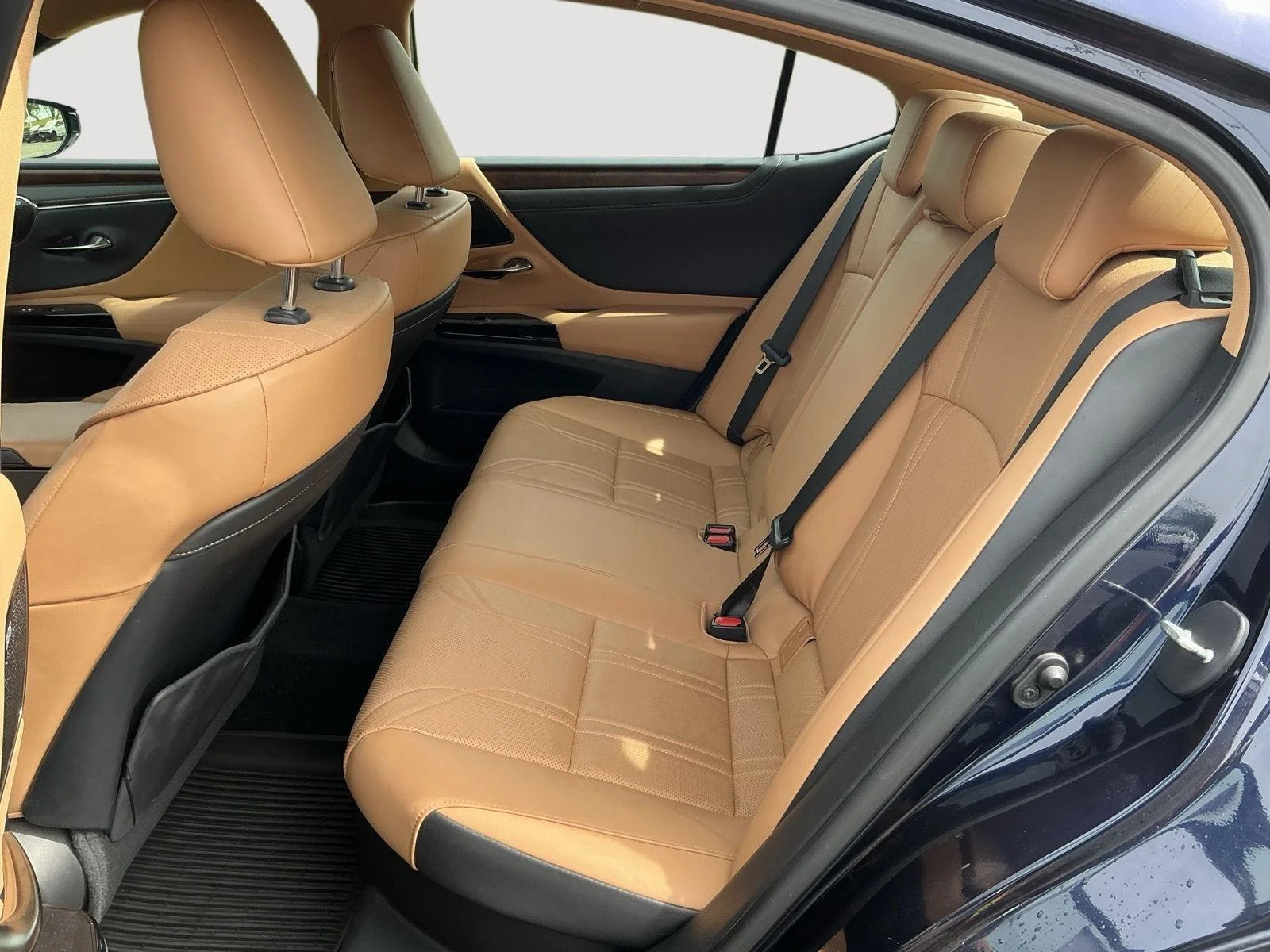 Used 2022 Nightfall Mica Lexus ES 300h Luxury image 10