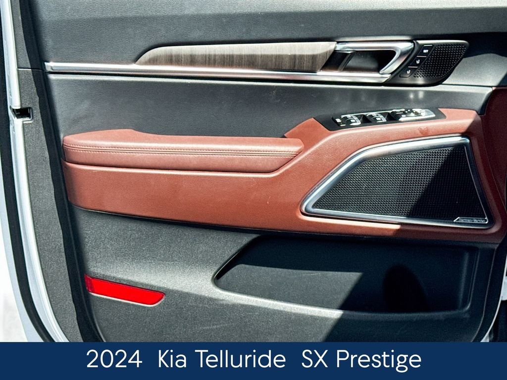 Used 2024 White Kia SX-Prestige image 17