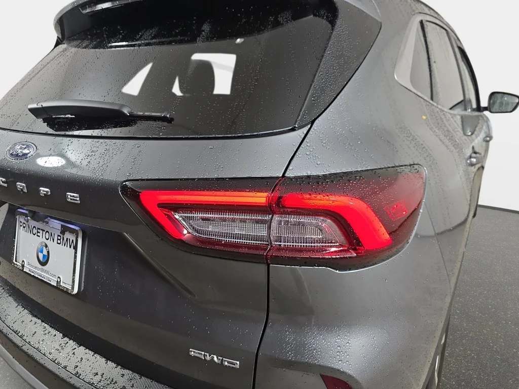 Used 2023 Gray Metallic Ford Platinum image 38