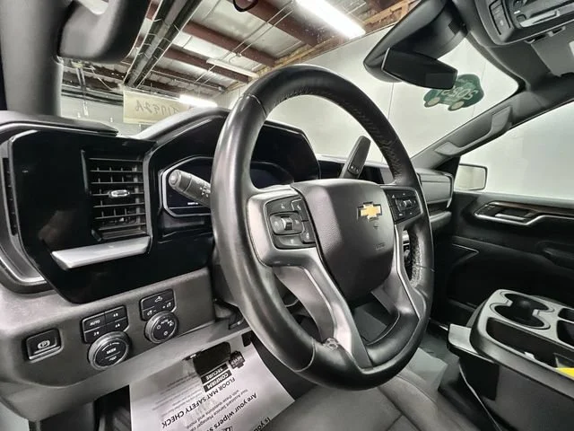 2023 Chevrolet Silverado 1500 LT - Photo 10