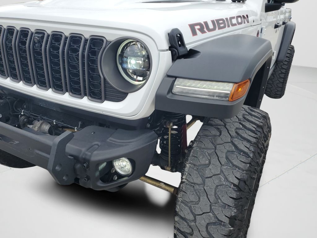 Used 2024 White Jeep Rubicon image 27