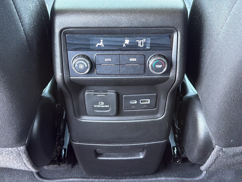 Used 2023 White GMC SLE image 17