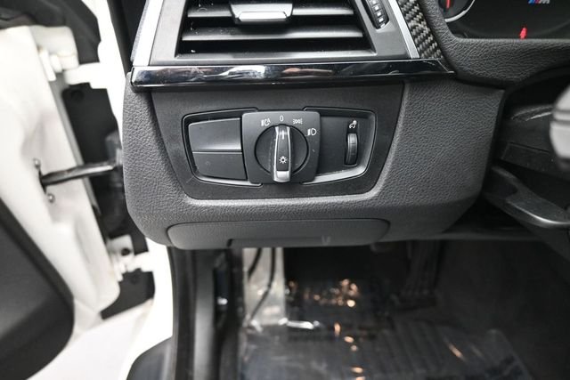 Used 2018 White BMW Base image 16