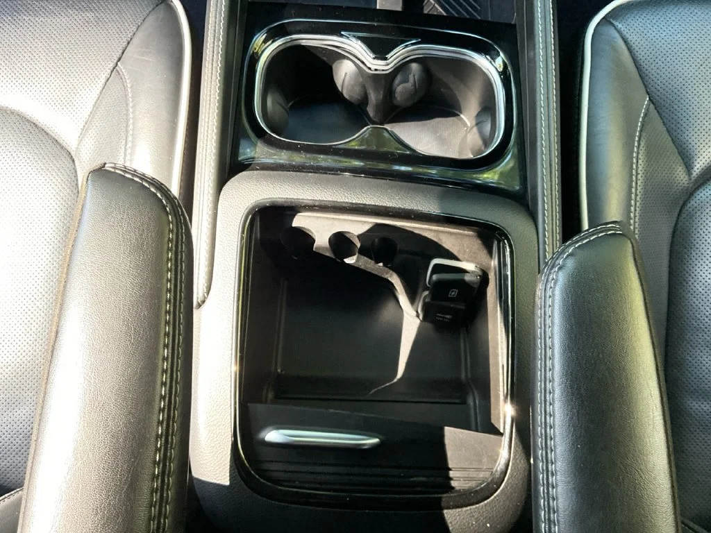 Used 2025 Black Chrysler Limited image 11
