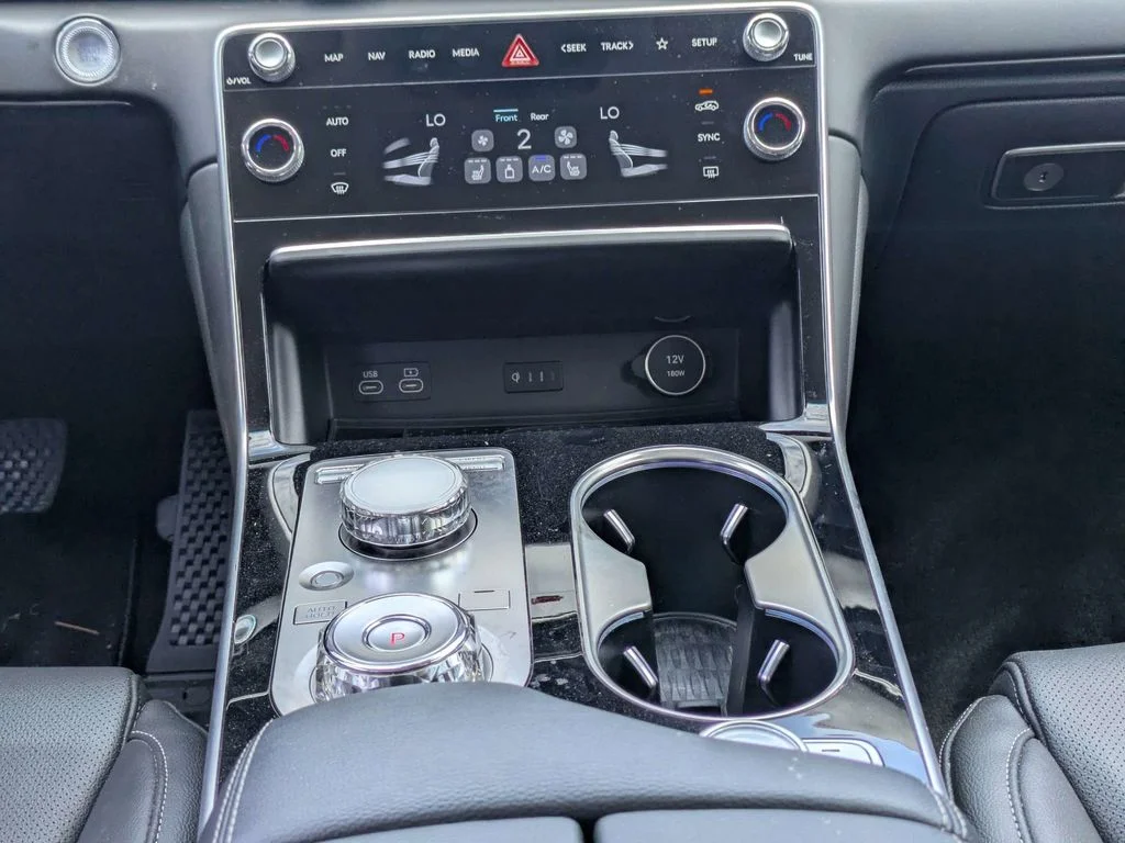 Used 2025 Silver Genesis 2.5T image 21