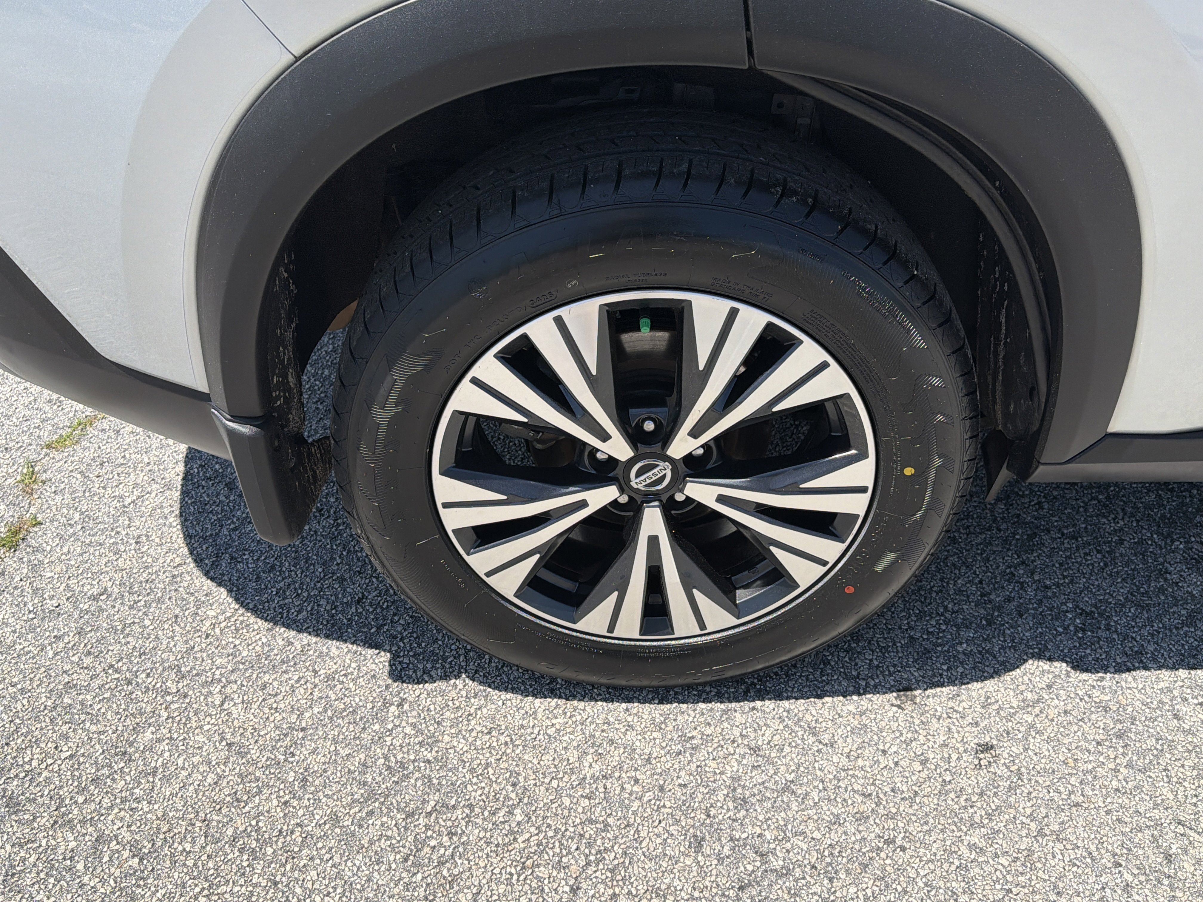 Used 2021 Brilliant Silver Metallic Nissan SV image 19