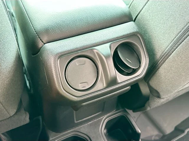 New 2026 Bright White Clear-Coat Exterior Paint Jeep Sport S image 18