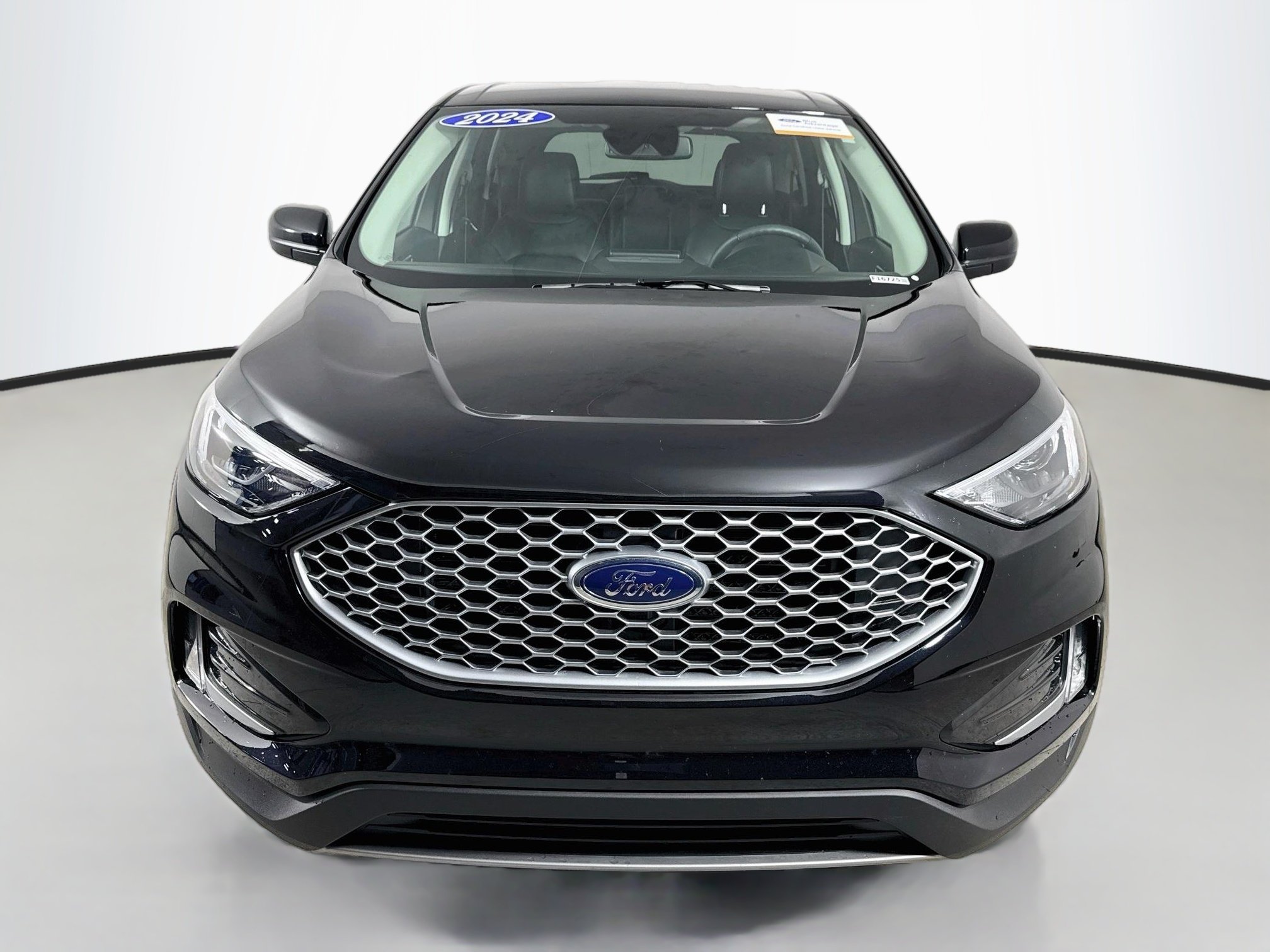 Used 2024 Agate Black Metallic Ford SEL image 2