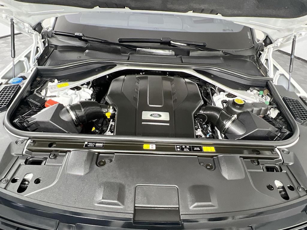 Used 2022 Fuji White Land Rover SE image 33
