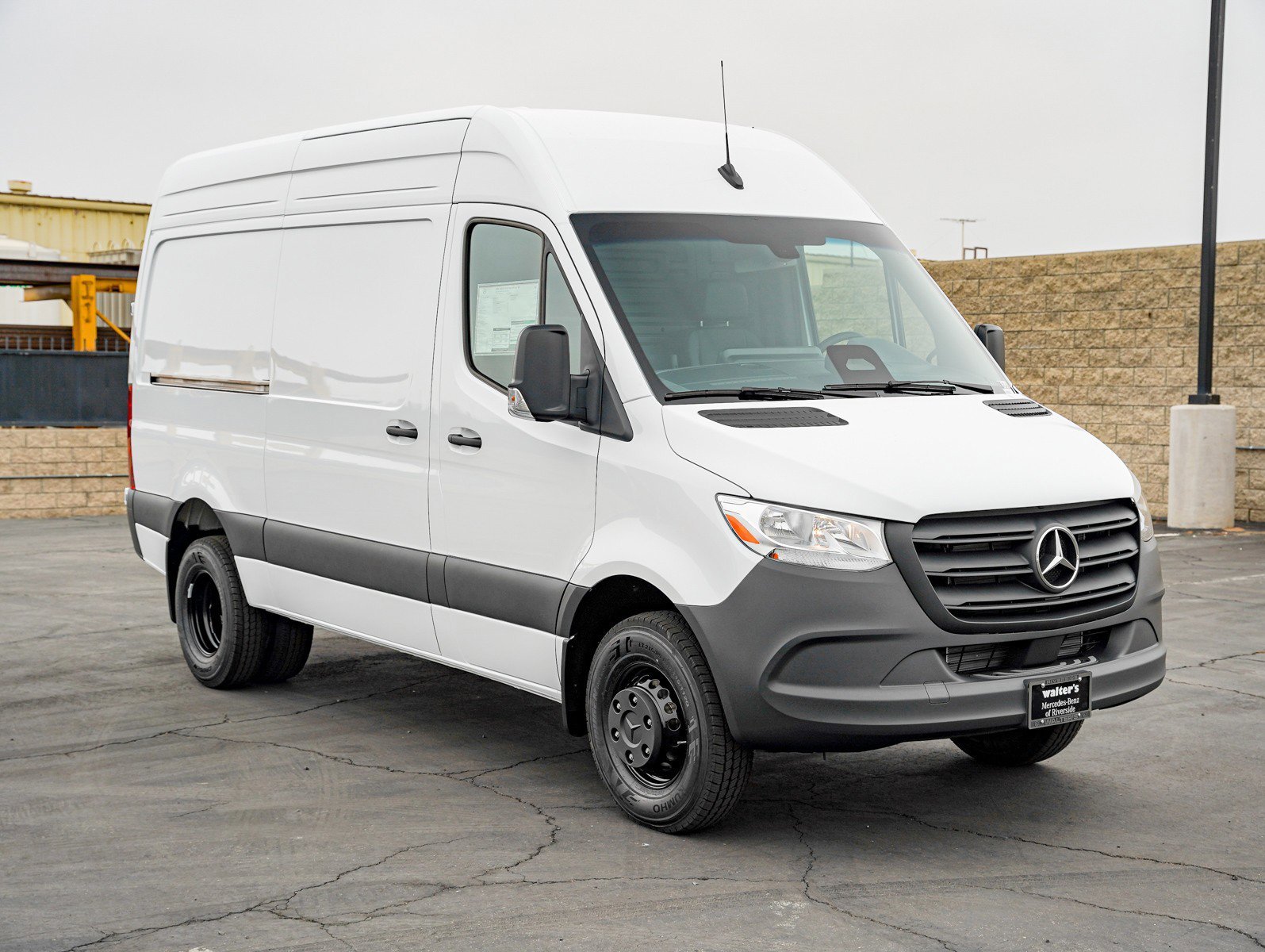 New 2026 Arctic White Mercedes-Benz 3500XD High Roof I4 Diesel HO 144 RWD image 3