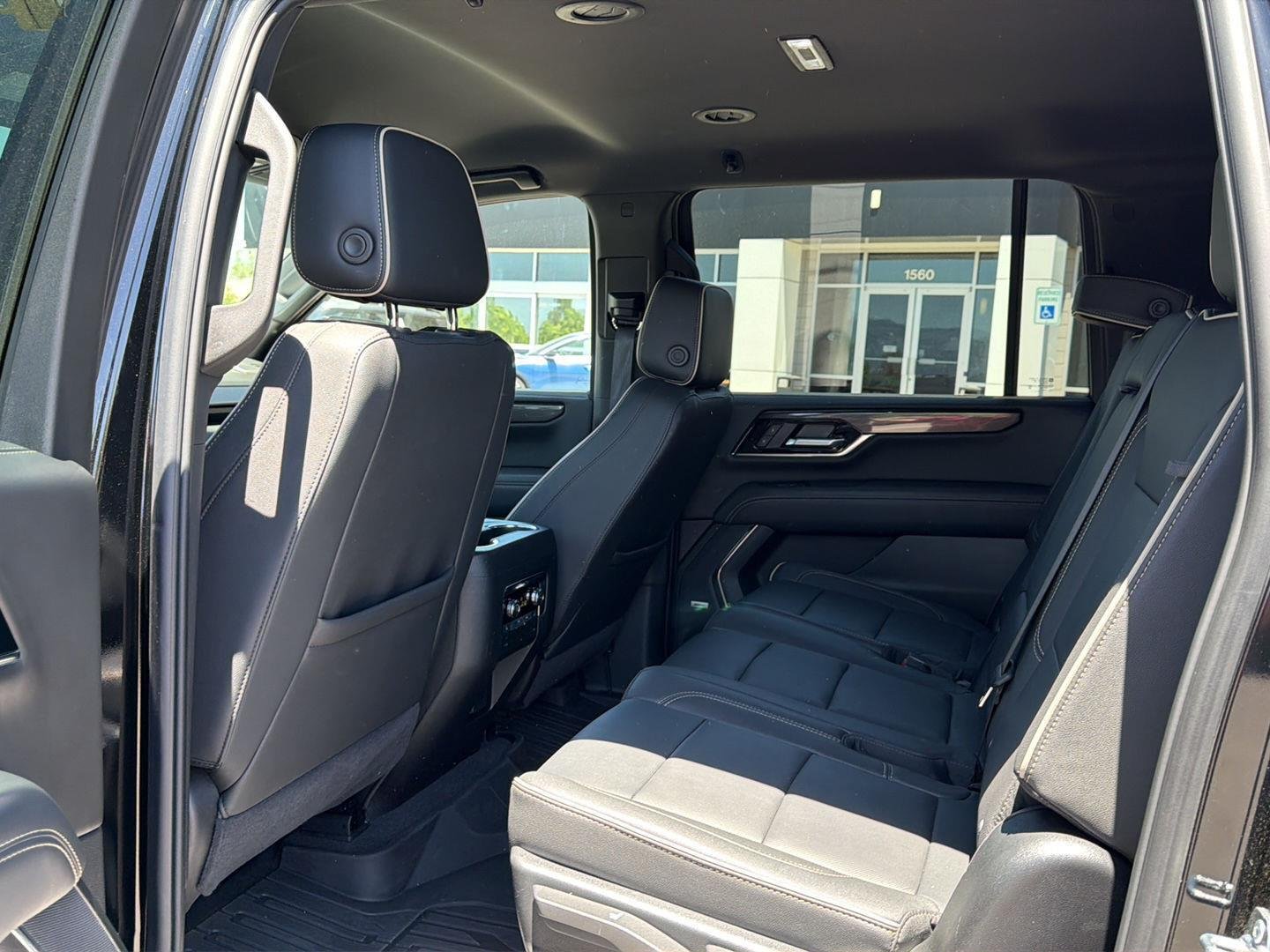 Used 2026 Onyx Black GMC Elevation image 19