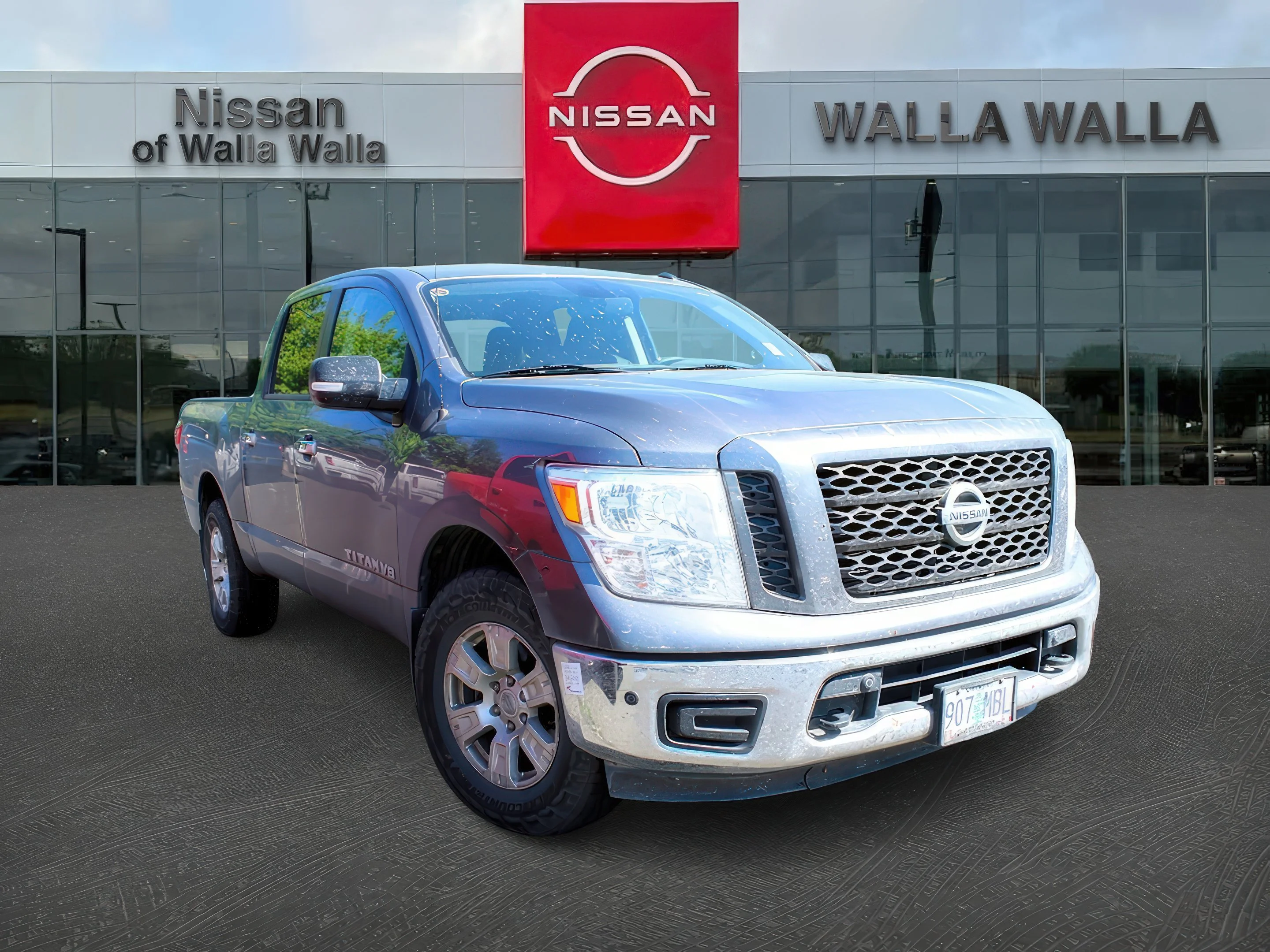 2019 Nissan Titan SV 4X4 Crew Cab's photo