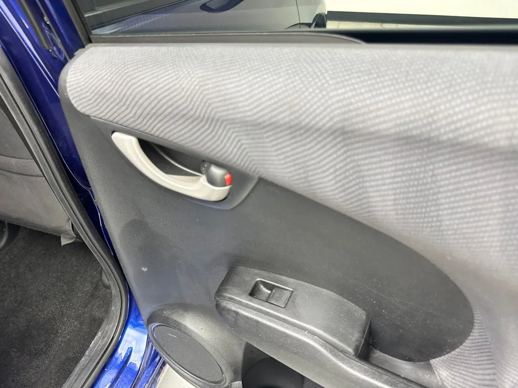 Used 2011  Honda Base image 41