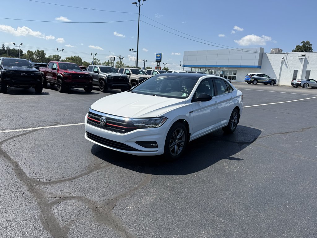 Used 2019 White Volkswagen 1.4T R-Line image 2