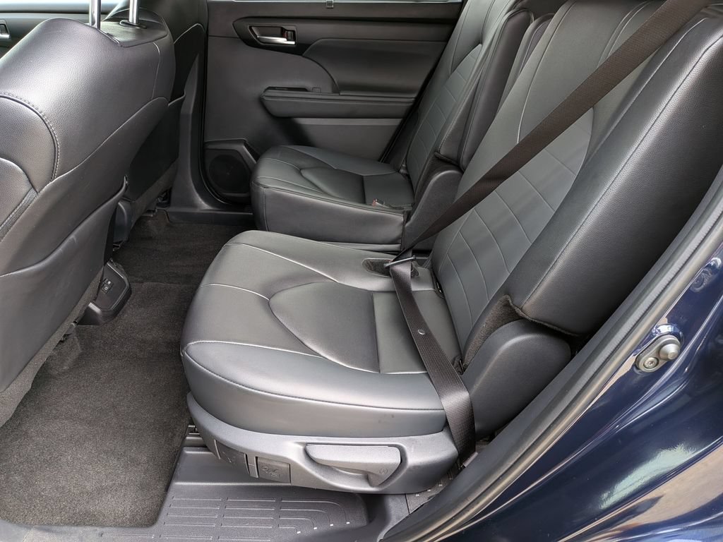 Certified Used 2026  Toyota XLE image 38