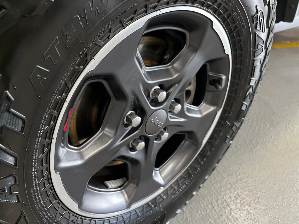Used 2023 High Velocity Clearcoat Jeep Rubicon image 16