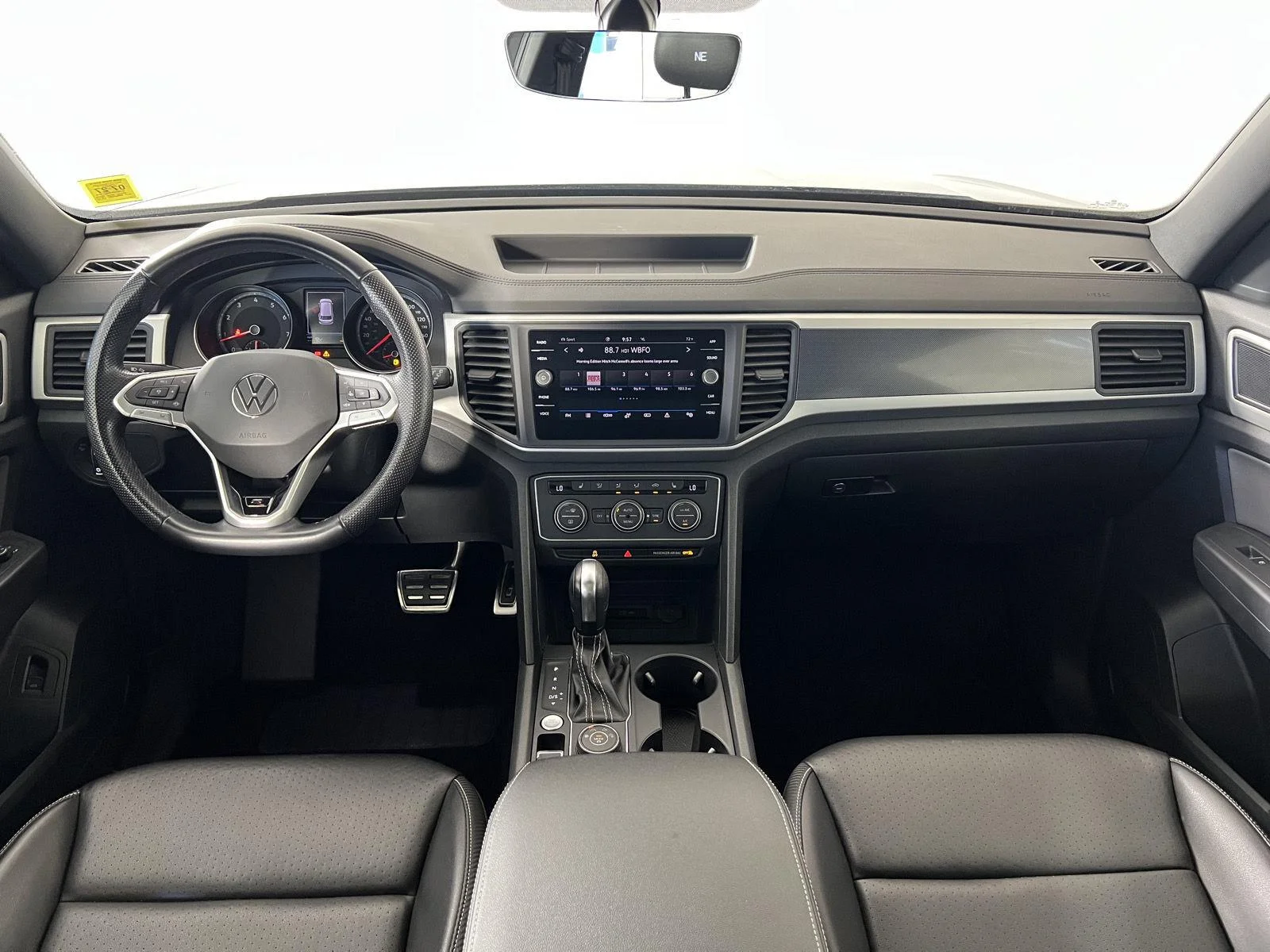 Used 2021 Gy Volkswagen 3.6L V6 SE w/Technology R-Line image 19