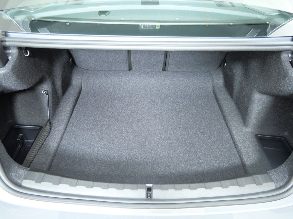 New 2026 Skyscraper Grey Metallic BMW 330i xDrive image 27