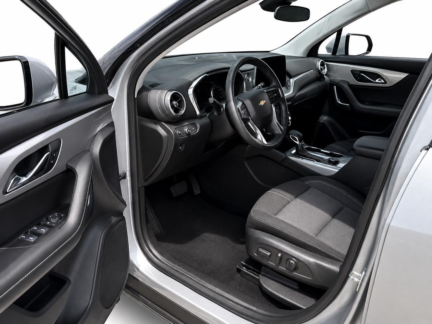 Used 2025 Sterling Gray Metallic Chevrolet LT image 2