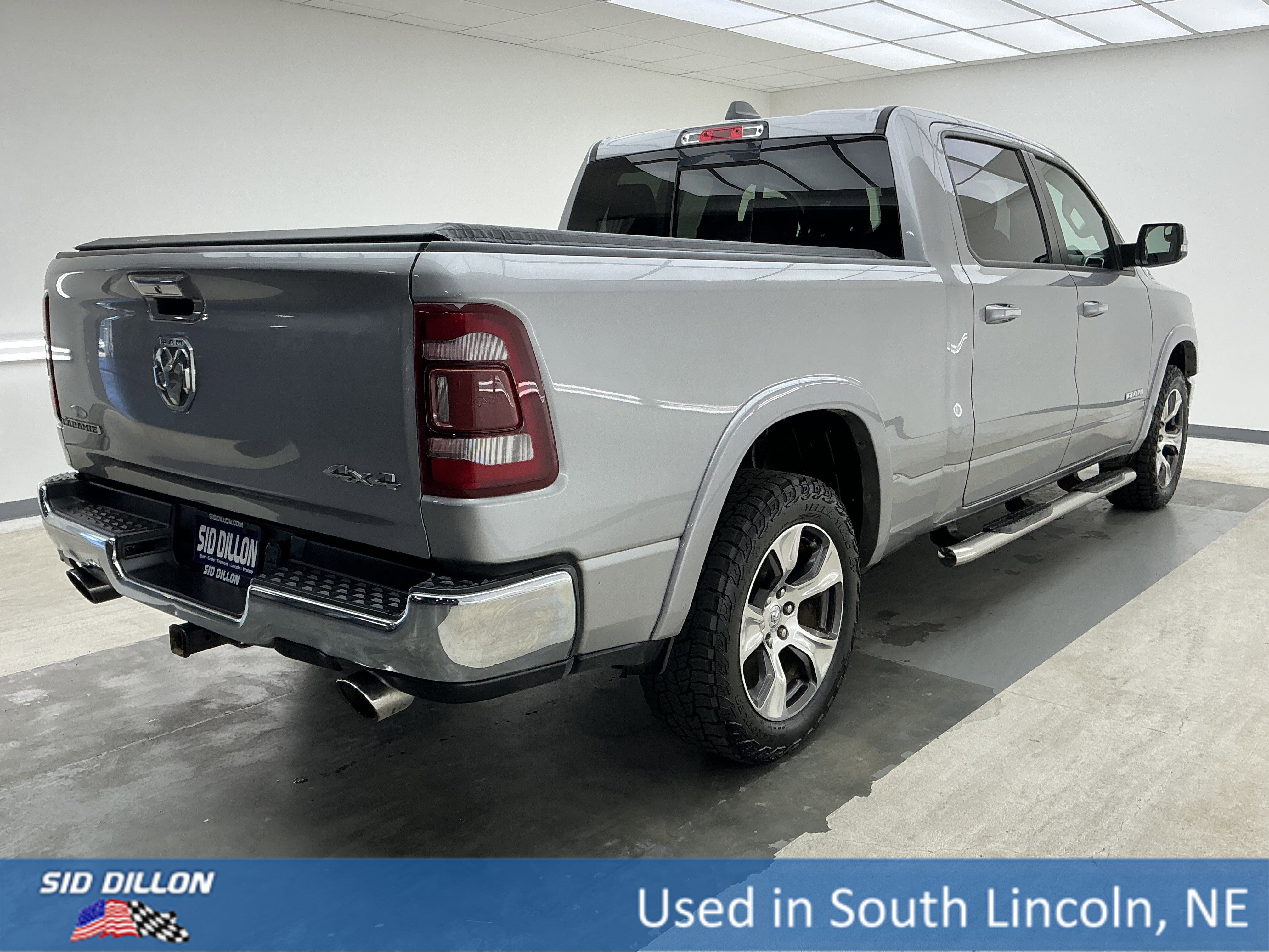 Used 2022 Billet Silver Metallic Clearcoat Ram Laramie image 4