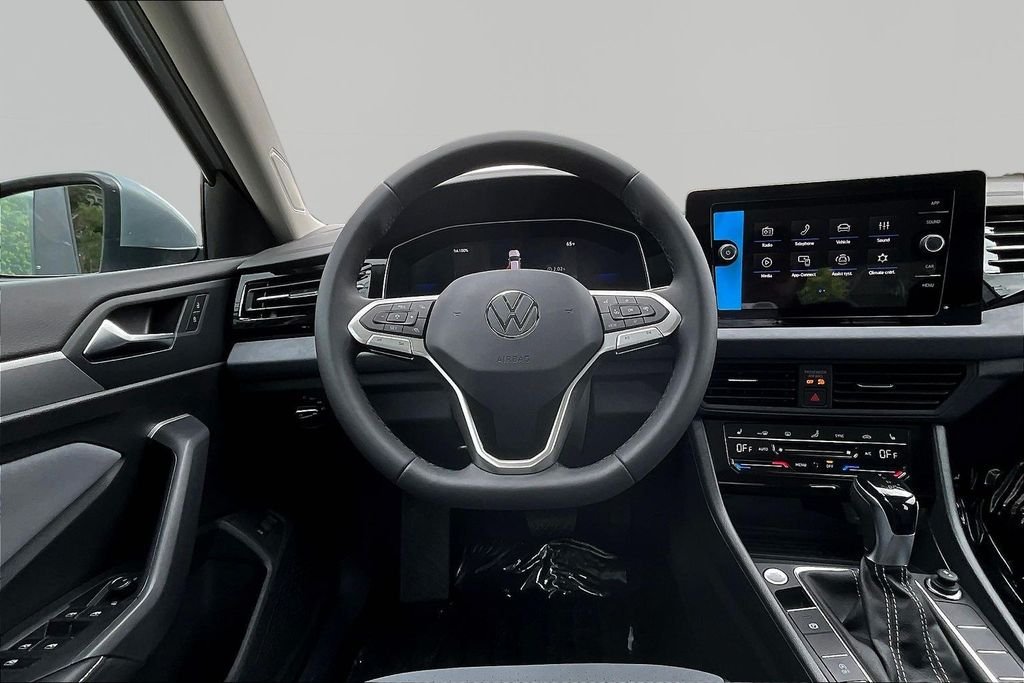 New 2026 Silver Volkswagen 1.5T SE image 8