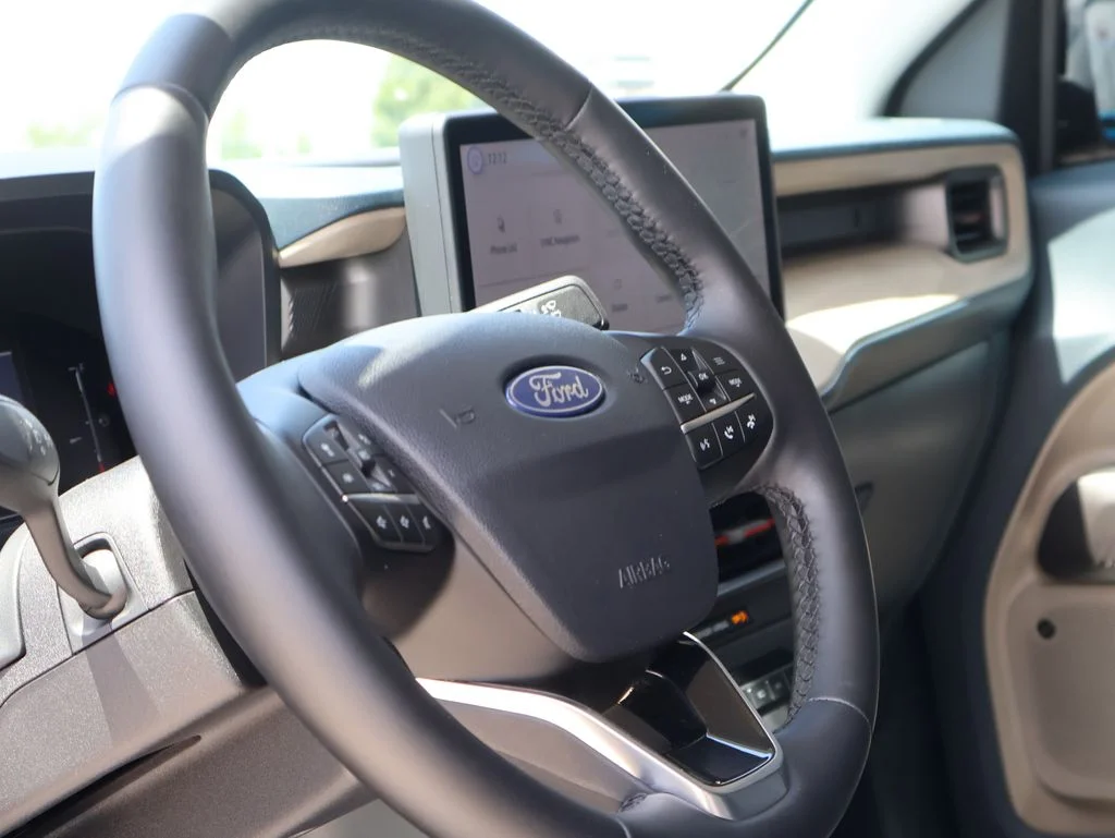 Certified Used 2025 White Metallic Ford Lariat image 25