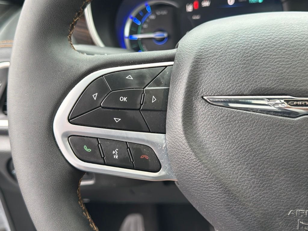 Used 2023 Silver Chrysler Pinnacle image 29