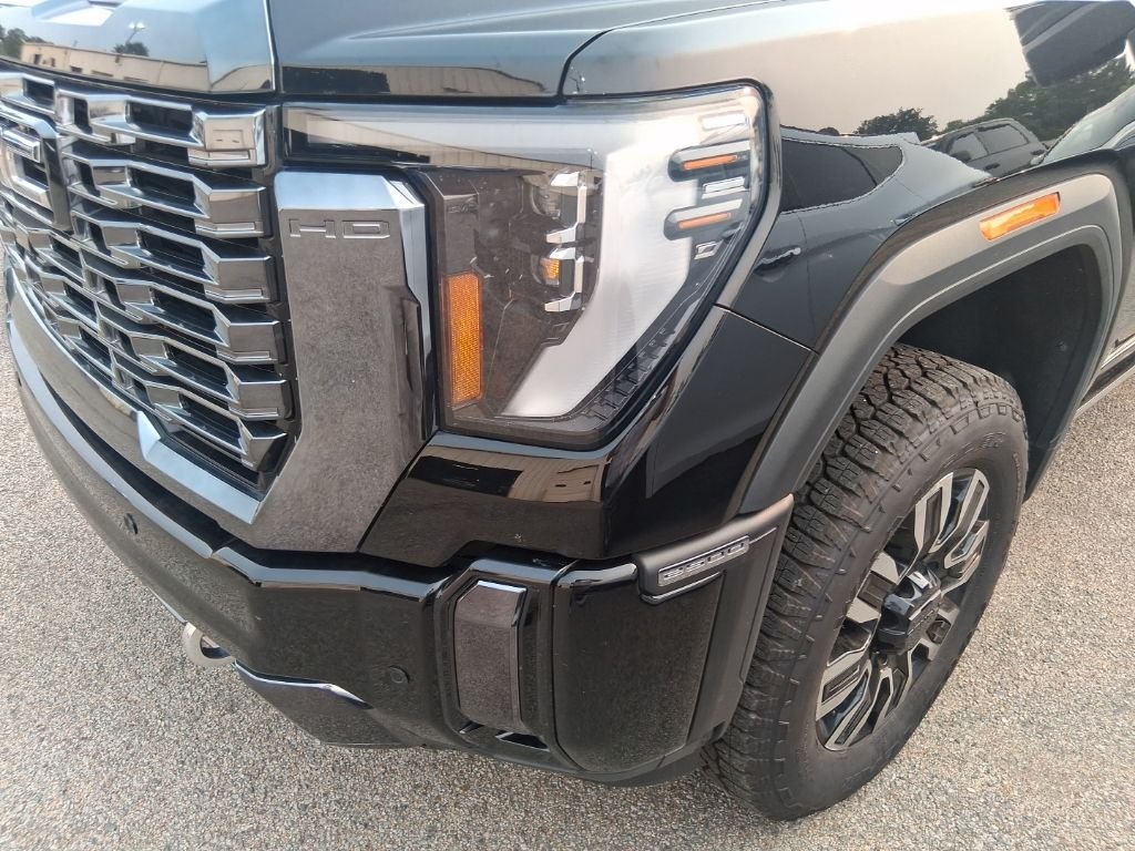 Used 2024 Black GMC Denali Ultimate image 14