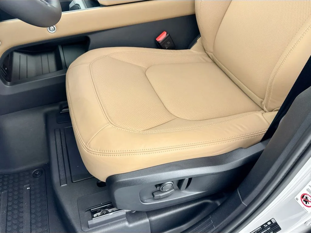 New 2026 Borasco Grey Land Rover X-Dynamic SE image 20